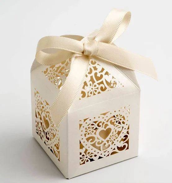 FAVOUR BOXES2 555x592