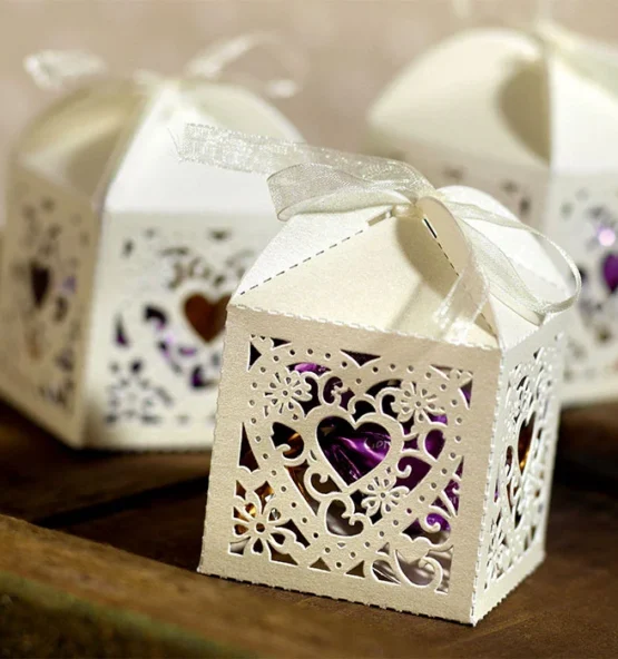 FAVOUR BOXES3 555x592